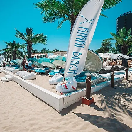 Good Vibes Avalon Daire