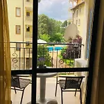 Good Vibes Avalon - уютен, двустаен с басейн, тераса и Wi-fi Sunny Beach